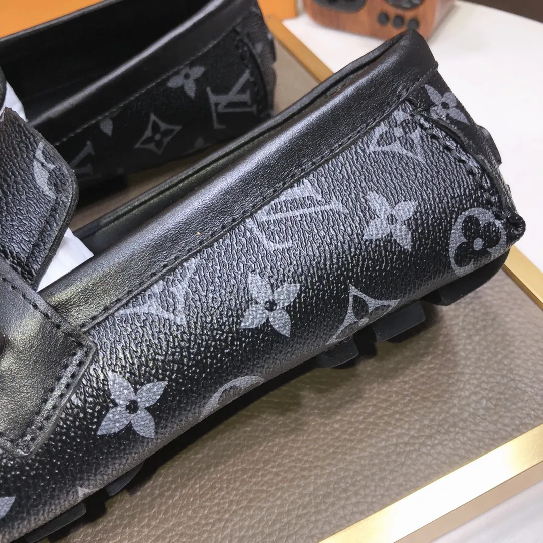 Men's men's shoes 💰420💰 [LV Doudou shoes] (water-dyed cowhide lining) new model is on the market, available on the official website. The new Doudou shoes are processed into single-color materials, and the uppers are made of imported cowhide material. The body of the shoe is fully hemmed with mark thread, and is lined with imported original cowhide leather. The elegant shoe shape is super suitable for all-matching, and the size is 38-44.